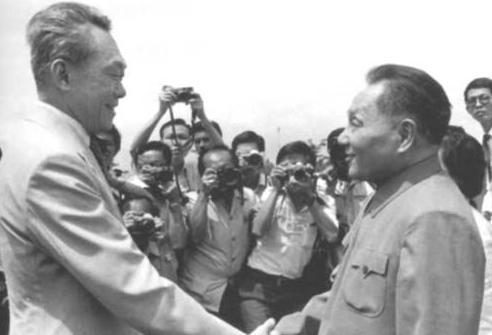 李光耀做出的成就有哪些 有关于人物的评价是什么样的