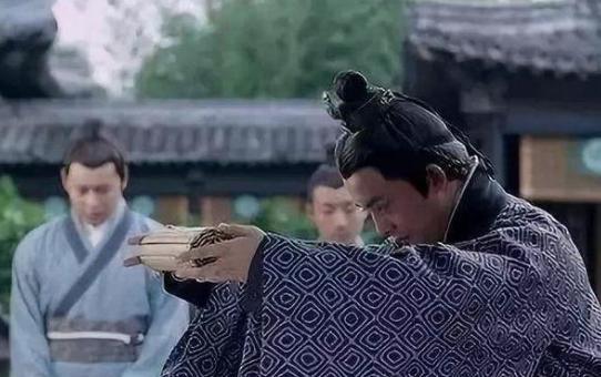 他从战场捡回一条命，后来拜将封侯