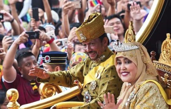 朱元璋派遣一个使臣出海,他竟然在海外建国