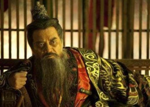 他是楚国人却成了吴国的大将，打败楚国之后挖楚平王坟墓鞭尸！