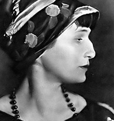 阿赫玛托娃：她被誉为“俄罗斯诗歌的月亮”