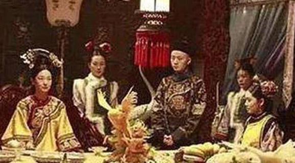 太监小德张天天让4个老婆做些什么让人恶心的事