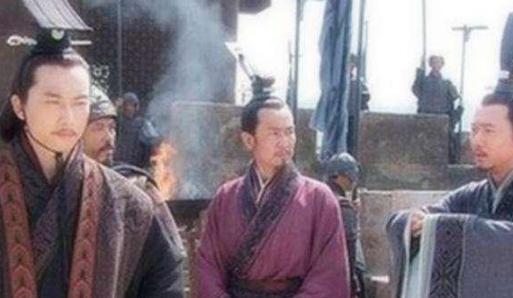 秦国谋士聪明忠心，因一条马鞭被对手利用，最后被处死