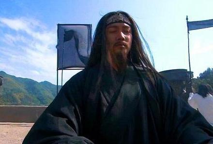 赤壁之战的功臣是谁 是周瑜还是孔明