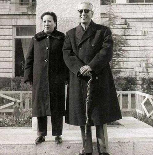 耿飚晚年问了一句什么话，让全国人深思