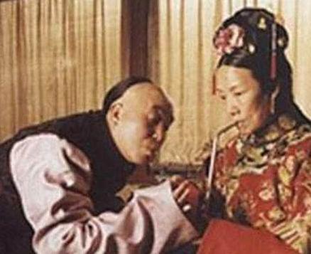 李莲英到底有什么秘密诀窍 给慈禧梳头为何能一根头发不掉呢