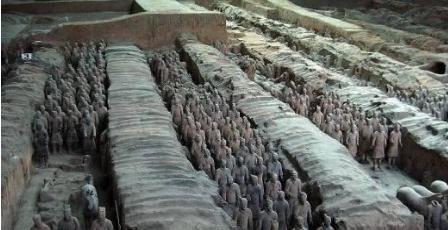 陈胜吴广起义的真正原因是什么 当时的法律明明没有杀头的地步