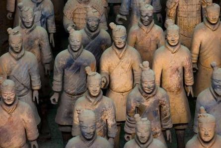 陈胜吴广起义的真正原因是什么 当时的法律明明没有杀头的地步