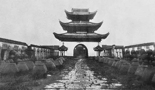 清朝乡试时一奇葩的“习俗” 考官吃剩的食物竟成了考生抢夺的对象