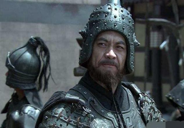 关羽对马超黄忠为何不满