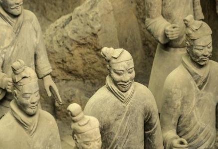 古代穿内衣已经有很久的传统 肚兜在清朝并不是女人的专利