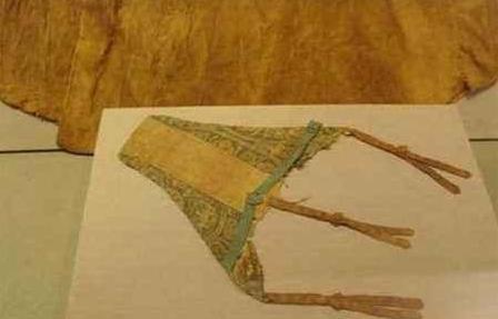 古代穿内衣已经有很久的传统 肚兜在清朝并不是女人的专利