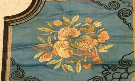 古代穿内衣已经有很久的传统 肚兜在清朝并不是女人的专利