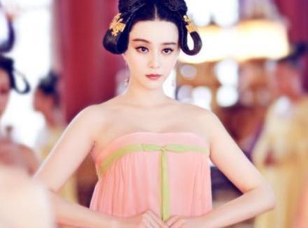 古代穿内衣已经有很久的传统 肚兜在清朝并不是女人的专利