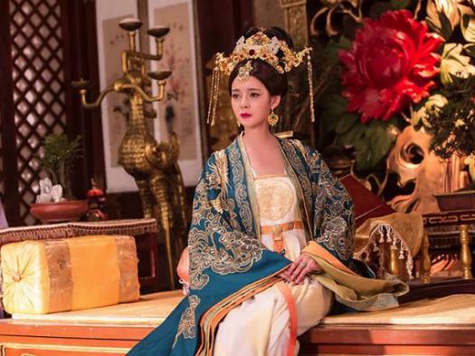 她16岁嫁太子，15年生了12个孩子，最后为何还被赐死