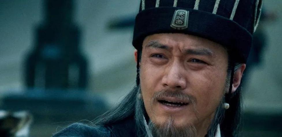 曹操孙权都比刘备势力大,诸葛亮那么聪明,为何最后却投靠刘备?