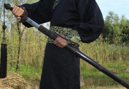 汉朝时期成年男子流行佩剑 是什么时候禁止带刀出门的