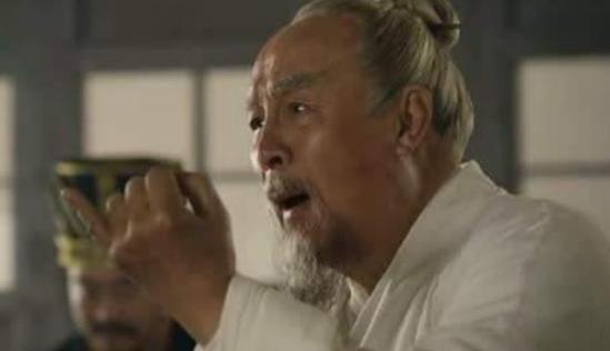 曹操恐惧华佗开颅,被世人嘲笑胆子小?事实上华佗被杀也不冤!