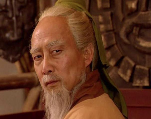 曹操杀死一代名医华佗，是因为华佗非要开颅吗