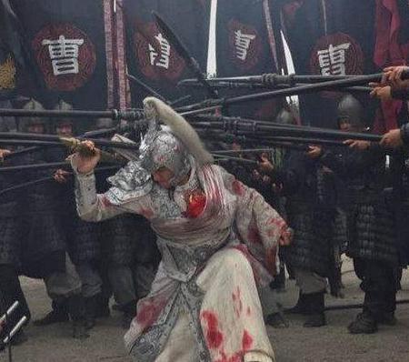 赵云长坂坡单骑护主真实情况是什么样的 他真的能在百万敌军中来去自如吗