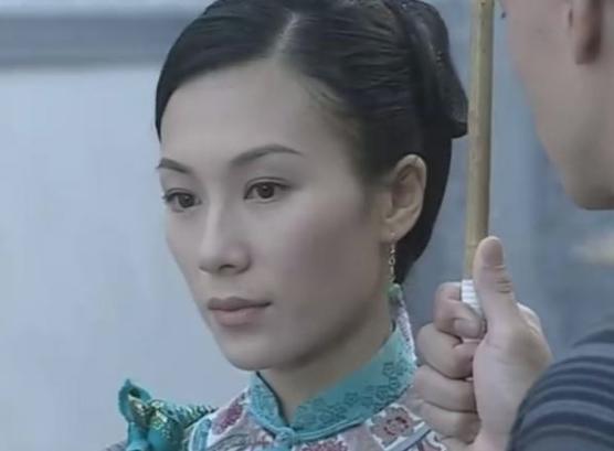 孝圣皇后钮钴禄氏:帮助养子当皇帝,稳居后位50年