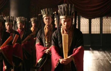 “螳螂捕蝉，黄雀在后”说的是谁