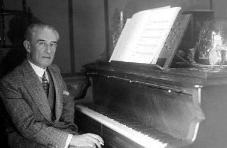 拉威尔:法国作曲家,代表作品有歌剧《达芙妮与克罗埃》