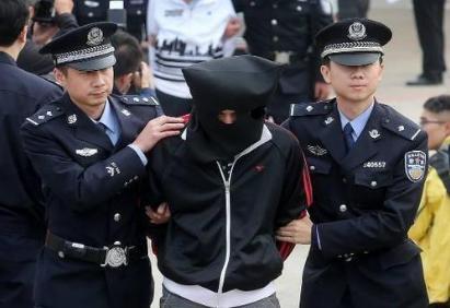 广东第一悍匪成瑞龙到底有多变态 关于成瑞龙的故事有哪些