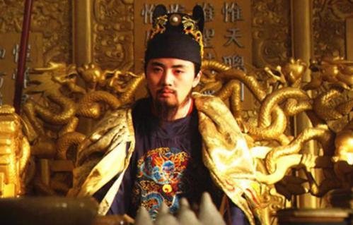 尚方宝剑：是代表皇权的利器也是君臣矛盾的制造者