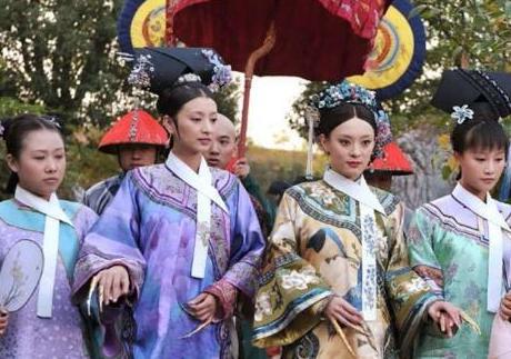 皇宫中的妃子走路为何要人扶着 这里面有什么讲究吗