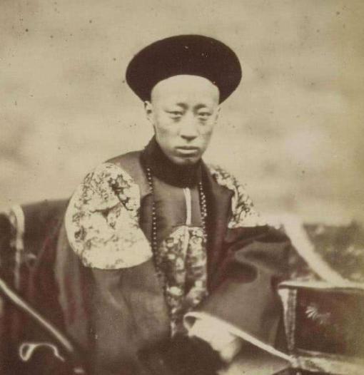 左右晚清局势的恭亲王奕訢，为何也曾两次被迫下野呢