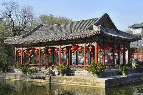 和珅死前留下一首诗，四个字预言大清灭亡