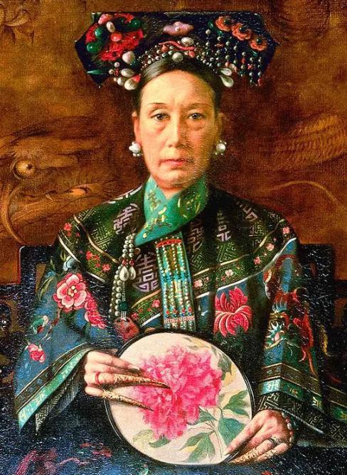 和珅死前留下一首诗，四个字预言大清灭亡