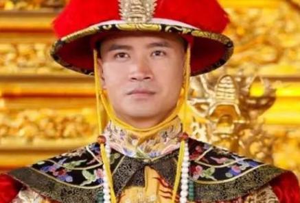 康熙死前让雍正一定要杀了此人，不然必生二心，可雍正却始终善待他