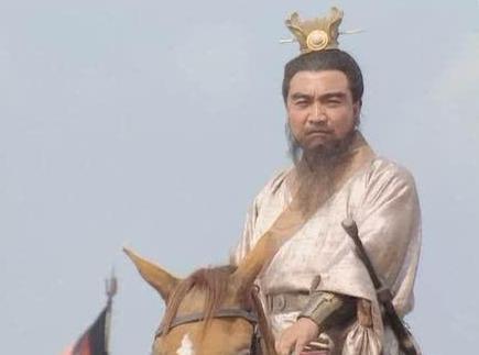 庞德作为马超的手下,为何选择归降曹操,而不是刘备呢