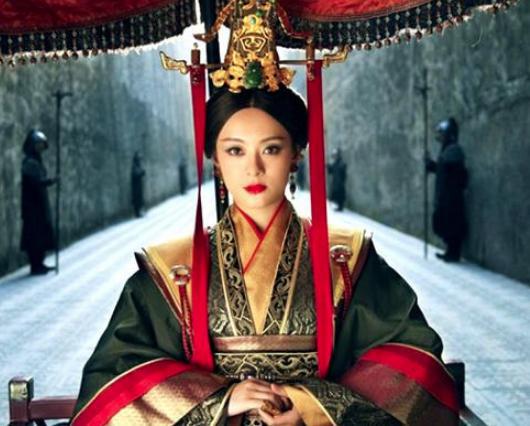 宣太后芈八子和穰侯魏冉位高权重，为何还让秦昭襄王废后撵出了宫