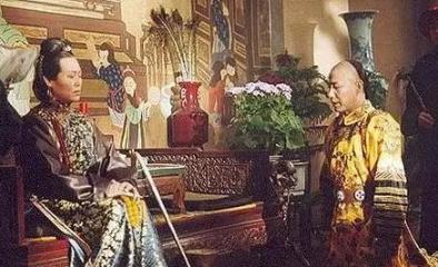 被康熙连降3级,却乐滋滋跑回家,多年后重出江湖