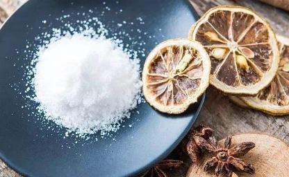 古代没有牙刷牙膏的 古人是用什么来刷牙呢