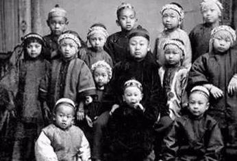 这个外国女人入中国国籍，抗战时期就下100多孤儿