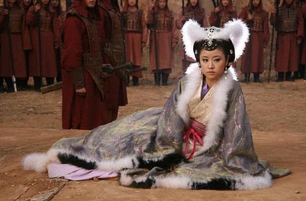 倾国倾城祸国殃民,将美貌与残忍集一身的她,最后是自杀了吗?