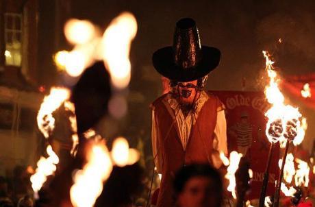 盖伊&middot;福克斯和火药阴谋有什么联系 他就是该阴谋的执行者