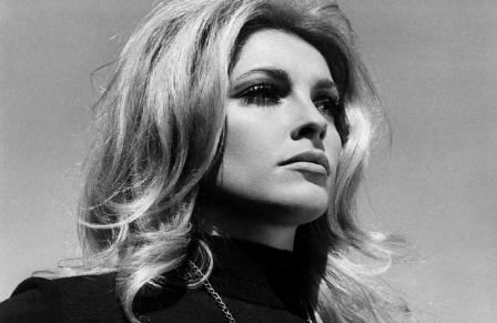 好莱坞最有前途的女演员莎朗·塔特 在最后一部电影播放前被谋杀了