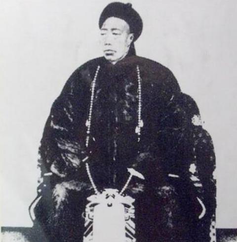 慈禧太后都死了,清朝廷为何还要给太监李莲英修建坟墓?