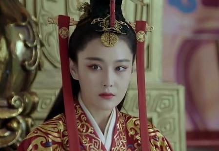 春秋战国时期诸侯争霸 此事的周天子到底在做什么