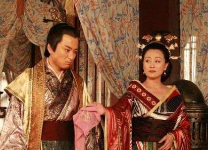 他本来娶了吕女以自保 结果反而因为她丢了性命