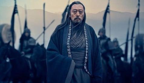 空城计中诸葛亮除了抚琴,为何还让人在城门口扫地?