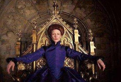 伊丽莎白一世晚年看到她的情人 却把他给杀了