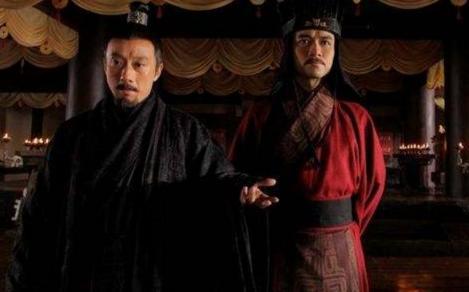 孔融既然是死于不孝的罪名 那么让梨的故事是真的假的