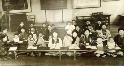 日本通过马关条约获得2.3亿两白银用来干嘛