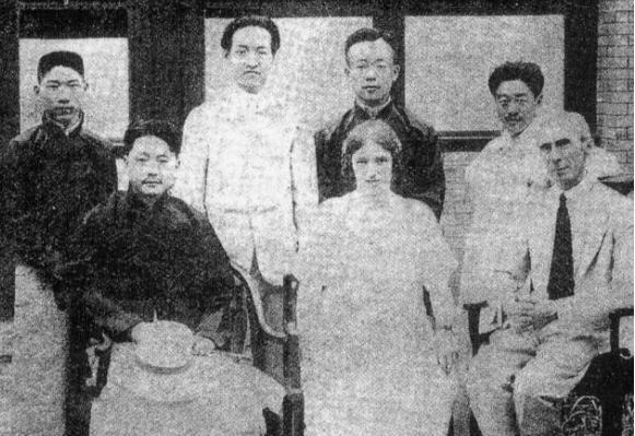 他是毕业于西点军校的王赓，却毁在了一个女人身上